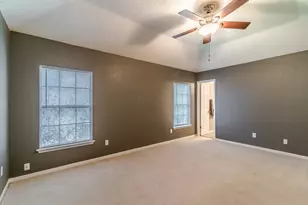 6015 Henniker Dr, Houston, TX 77041 - Photo 13