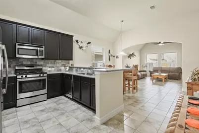 8319 Sweet Bay Circle S, Baytown, TX 77523 - Photo 5