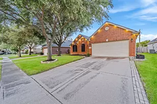 2010 Lincoln Crest Way, Sugar Land, TX 77498 - Photo 3