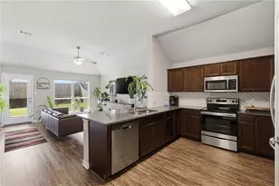 2725 Porter's Wy, Bryan, TX 77803 - Photo 5