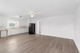 901 6th St, San Leon, TX 77539 - Photo 3