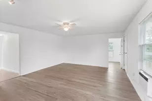 901 6th St, San Leon, TX 77539 - Photo 5