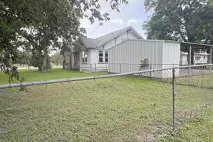 115 Summit St, Schulenburg, TX 78956 - Photo 7