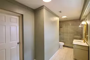 902 Ashford Pkwy, Houston, TX 77077 - Photo 17