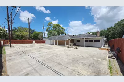 902 Ashford Parkway, Houston, TX 77077 - Photo 5