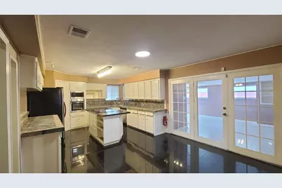 902 Ashford Parkway, Houston, TX 77077 - Photo 17