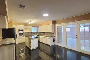 902 Ashford Pkwy, Houston, TX 77077 - Photo 17