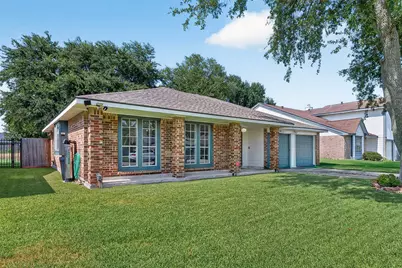10911 Pecan Drive, La Porte, TX 77571 - Photo 1