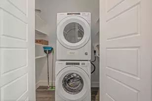 3931 Laguna Dr, Galveston, TX 77554 - Photo 17