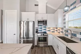 3931 Laguna Dr, Galveston, TX 77554 - Photo 13