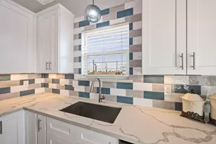 3931 Laguna Dr, Galveston, TX 77554 - Photo 11