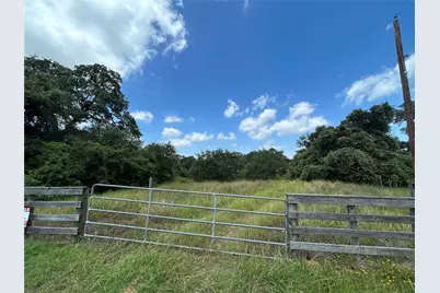 1098 Simmons Oakridge Drive, Columbus, TX 78934 - Photo 1