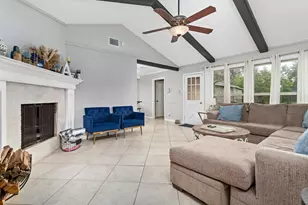 5885 Pinkstaff Ln, Beaumont, TX 77706 - Photo 9