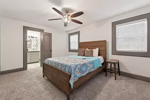 10054 Cedardale Dr, Houston, TX 77055 - Photo 29