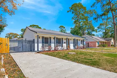 10054 Cedardale Drive, Houston, TX 77055 - Photo 3