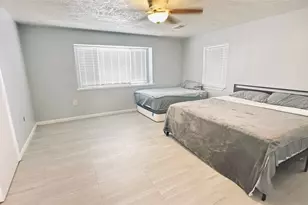 8720 Ocean Dr, Beach City, TX 77523 - Photo 9