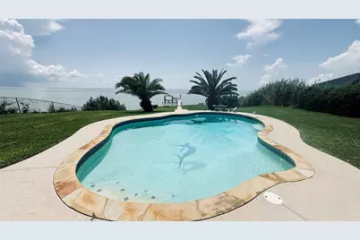 8720 Ocean Drive, Beach City, TX 77523 - Photo 3