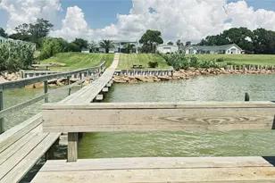 8720 Ocean Dr, Beach City, TX 77523 - Photo 17