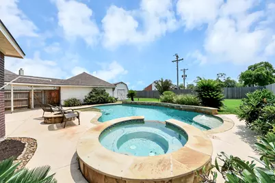 410 Barberry Lane, Baytown, TX 77520 - Photo 5