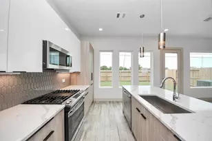 12806 Cozumel Ln, Houston, TX 77045 - Photo 17