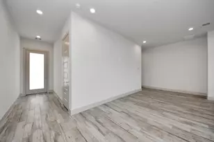 12806 Cozumel Ln, Houston, TX 77045 - Photo 9