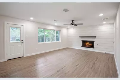 710 Thornwood, Shenandoah, TX 77381 - Photo 17