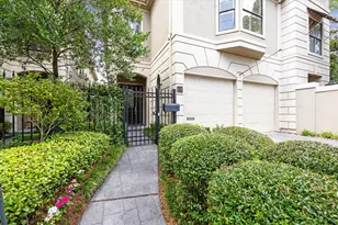 2 S Briar Hollow Ln, Houston, TX 77027 - Photo 3