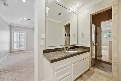 2 S Briar Hollow Lane #2, Houston, TX 77027 - Photo 21