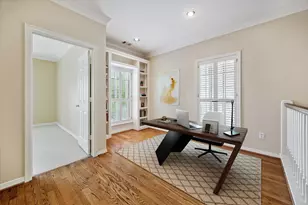 2 S Briar Hollow Ln, Houston, TX 77027 - Photo 23