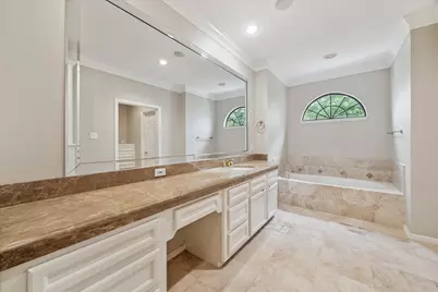 2 S Briar Hollow Lane #2, Houston, TX 77027 - Photo 19