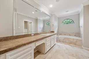 2 S Briar Hollow Ln, Houston, TX 77027 - Photo 19