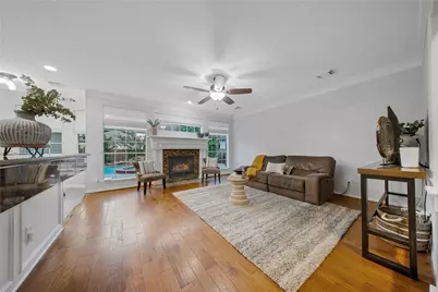 79 N Cochrans Green Circle, The Woodlands, TX 77381 - Photo 13