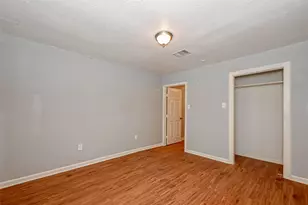 5707 Lakefield Dr, Houston, TX 77033 - Photo 9