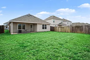 4906 Luke Mathew Dr, Rosharon, TX 77583 - Photo 3