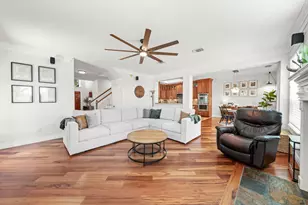 5223 Cottonwood Creek Ln, League City, TX 77573 - Photo 13