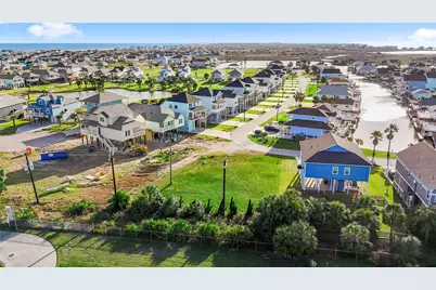 3935 Laguna Drive, Galveston, TX 77554 - Photo 7