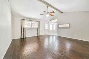 405 Linda Ln, Friendswood, TX 77546 - Photo 5