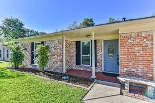 405 Linda Ln, Friendswood, TX 77546 - Photo 3