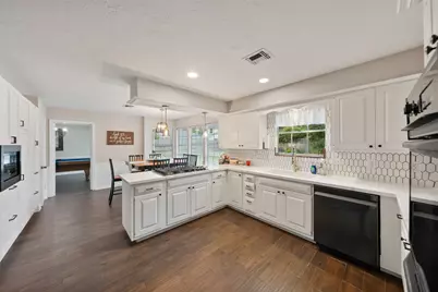 675 Stonewall Jackson Drive, Conroe, TX 77302 - Photo 9