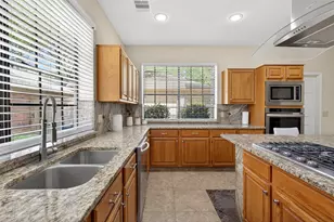 14 Treestar Pl, The Woodlands, TX 77381 - Photo 9