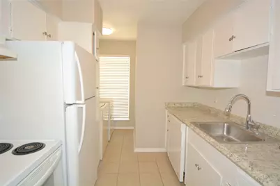 2121 Fountain View Drive #18, Houston, TX 77057 - Photo 3