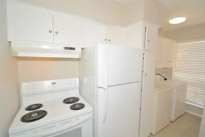 2121 Fountain View Drive #18, Houston, TX 77057 - Photo 5