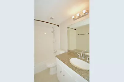 2121 Fountain View Drive #18, Houston, TX 77057 - Photo 9