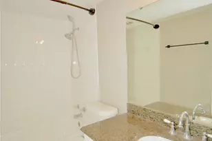 2121 Fountain View Dr, Houston, TX 77057 - Photo 9