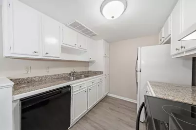 2350 Bering Drive #121, Houston, TX 77057 - Photo 5