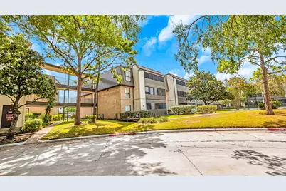 3035 Walnut Bend Lane #35, Houston, TX 77042 - Photo 3