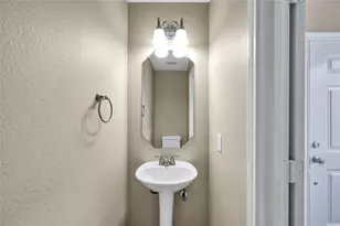 19 Peach Ridge Pl, The Woodlands, TX 77382 - Photo 7