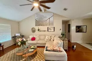 2306 Featherton Ct, Sugar Land, TX 77478 - Photo 3