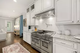 444 W 26th St, Houston, TX 77008 - Photo 13