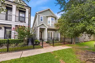 444 W 26th St, Houston, TX 77008 - Photo 1